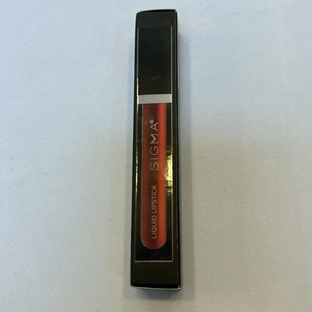 Sigma Beauty Liquid Lipstick – Belladonna  NWT
